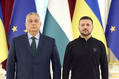 Viktor Orbán (l.) und Wolodymyr Selenskyj