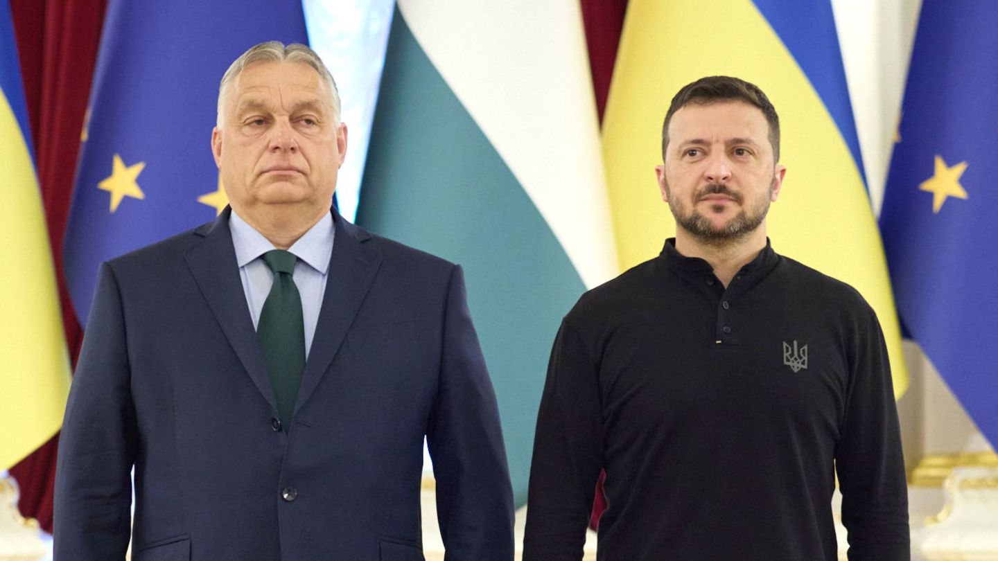 Viktor Orbán (l.) und Wolodymyr Selenskyj