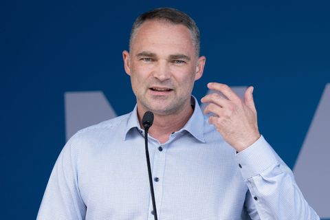 AfD-Innenpolitiker Sebastian Wippel fordert eine härtere Ahndung von Straftaten, bei denen ein Messer verwendet wird. (Archivbil