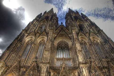 Ab der zweiten Jahreshälfte soll der Besuch des Kölner Doms für Touristinnen und Touristen Eintritt kosten.