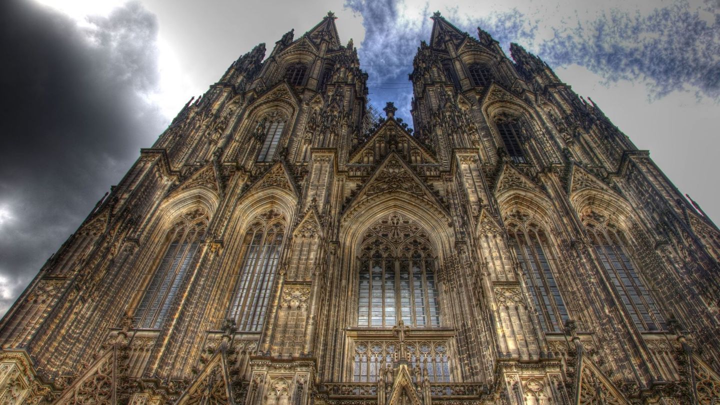 Ab der zweiten Jahreshälfte soll der Besuch des Kölner Doms für Touristinnen und Touristen Eintritt kosten.
