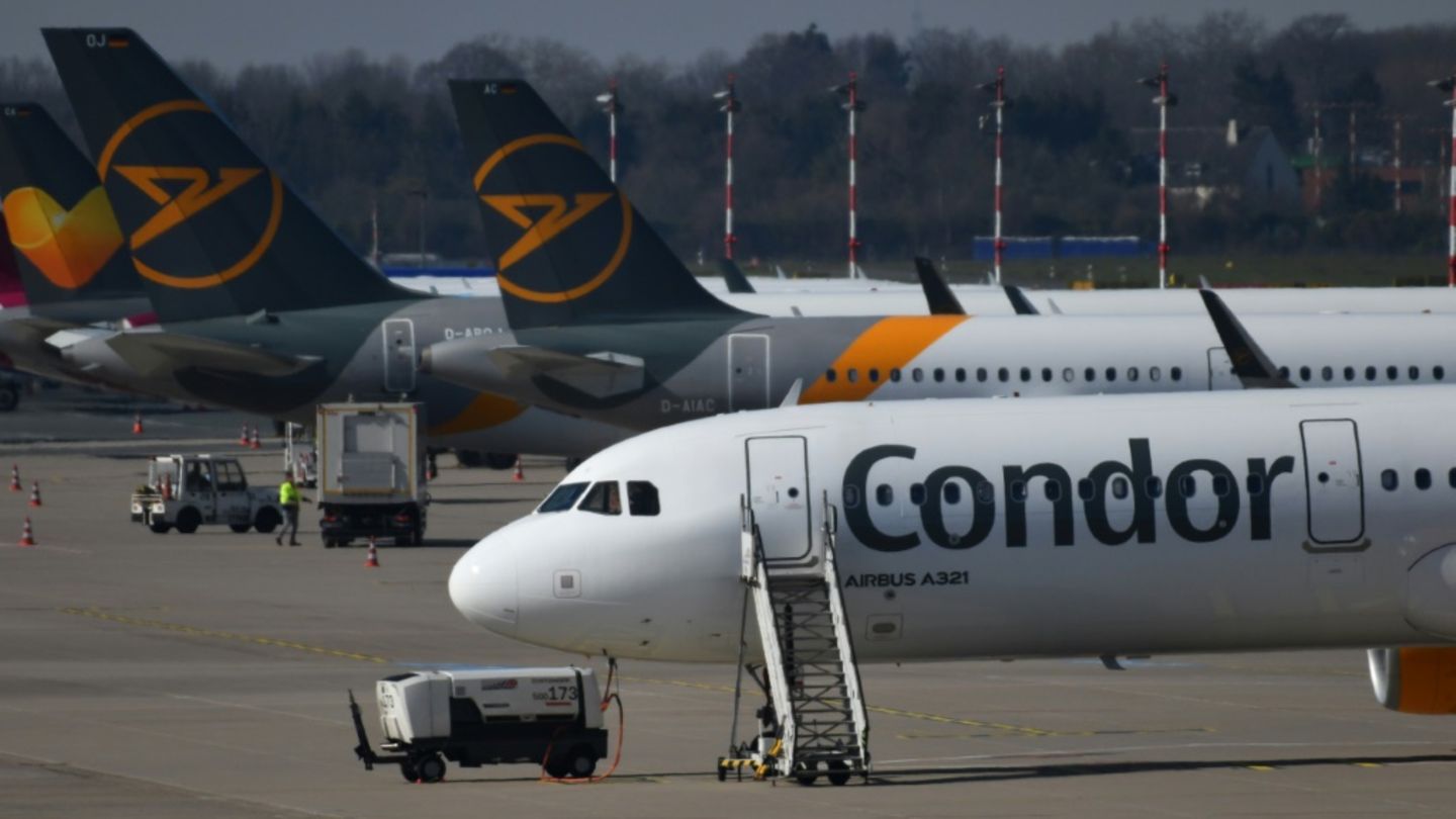 Condor-Maschine am Flughafen Düsseldorf
