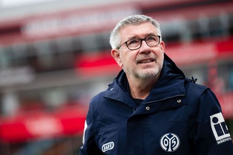 Trainer Urs Fischer trifft mit dem FSV Mainz 05 auf den VfB Stuttgart. (Archivbild) Foto: Marius Becker/dpa