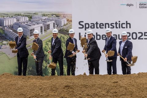 Im November war der Spatenstich für das Schwarz-Digits-Rechenzentrum. (Archiv) Foto: Frank Hammerschmidt/dpa