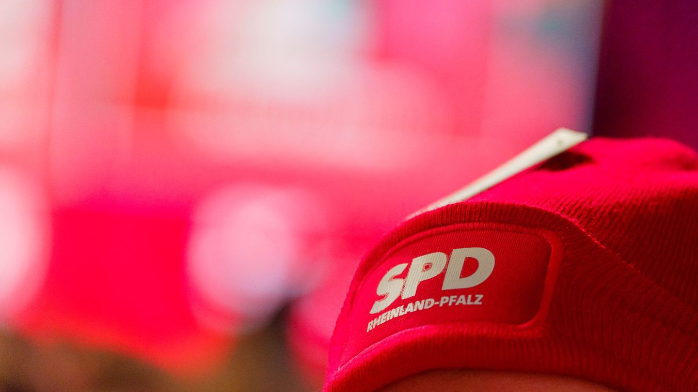 Der Sonderurlaub einer Landesbeamtin aus dem SPD-geführten Innenministerium in Mainz, die noch bis Ende Mai dieses Jahres für di