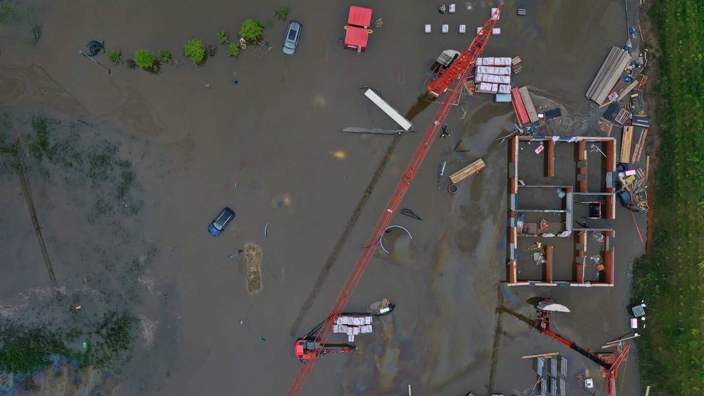 Unglücksfall: Vermisster Feuerwehrmann eventuell tot in Donau entdeckt