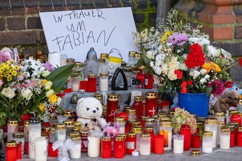 Blumen für verstorbenen Fabian in Güstrow