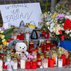 Blumen für verstorbenen Fabian in Güstrow