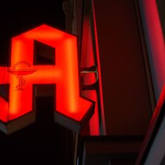 Das Pharmaunternehmen Zentiva hat eine Charge des Medikaments Ibuflam mit dem Wirkstoff Ibuprofen von Großhändlern und Apotheker