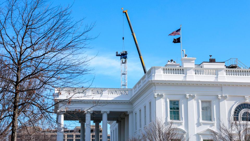 „Prätentiöses Monstrum“ zerrissen – Genehmigung für Trumps Ballsaal verschoben