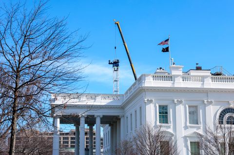 „Prätentiöses Monstrum“ zerrissen – Genehmigung für Trumps Ballsaal verschoben