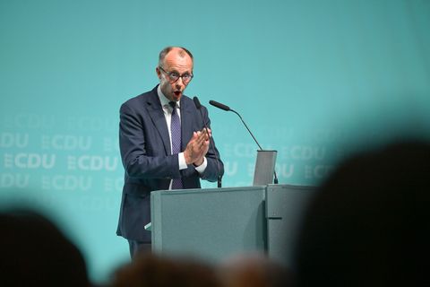 Merz ruft auf zur Sparsamkeit. Foto: Felix Kästle/dpa