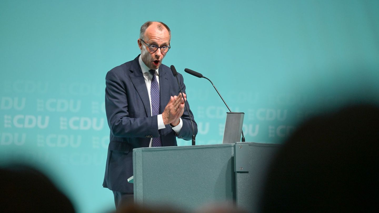 Merz ruft auf zur Sparsamkeit. Foto: Felix Kästle/dpa