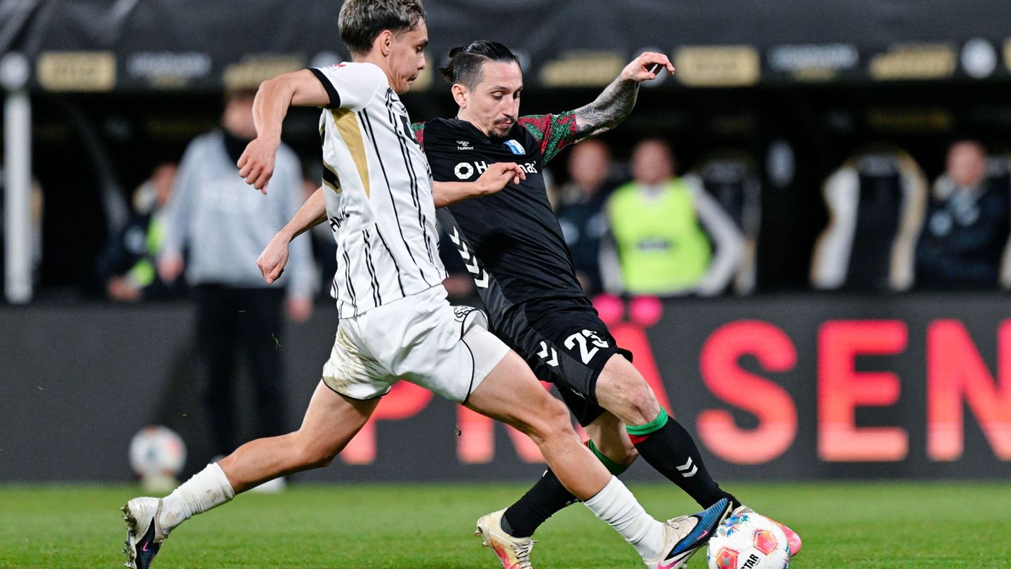 Elversberg und Magdeburg lieferten sich ein intensives Duell. Foto: Uwe Anspach/dpa