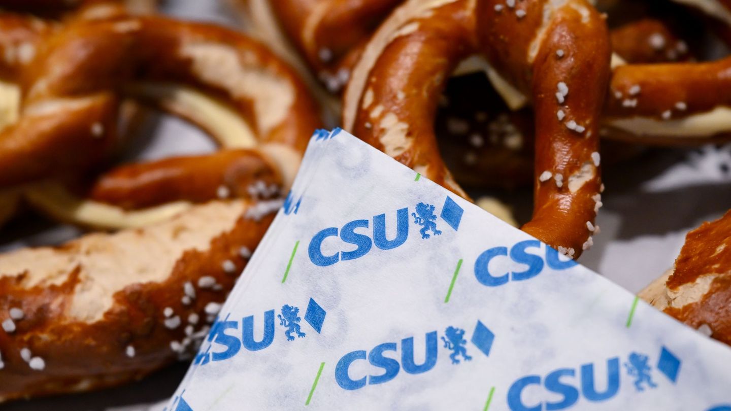 Die Mitgliederzahlen bei der CSU kannten lange Jahre nur eine Entwicklung nach unten - nun hofft die Partei, dass die Trendwende