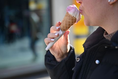 Wie teuer ist eine Kugel Eis dieses Jahr im Südwesten? (Symbolbild) Foto: Jennifer Kramer/dpa
