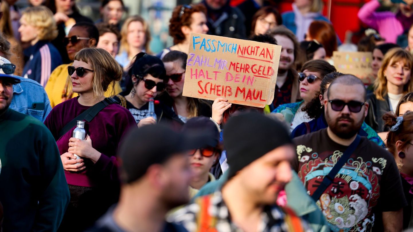 Frauenrechte: Internationaler Frauentag: Schäffer äußert sich besorgt