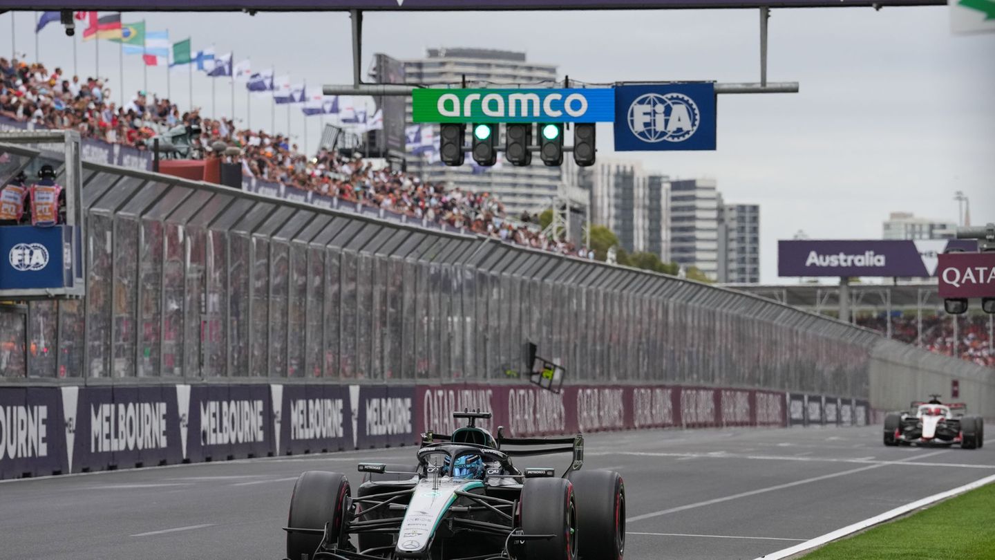 Auftakt in Australien: Neue Formel-1-Ära: Russell holt erste Pole