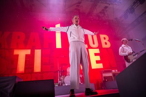 Kraftklub ist nun auf „Sterben in Karl-Marx-Stadt“-Tour, auf diesem Foto beim Auftakt in Schwerin