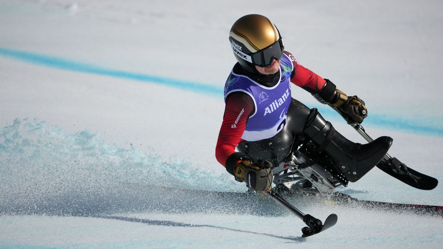 Gold im Ski-Krimi: Anna-Lena Forster fuhr zum Sieg. Foto: Emilio Morenatti/AP/dpa