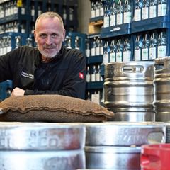 Der einstige Lottomillionär arbeitet inzwischen für einen Getränkehändler. Foto: Shireen Broszies/dpa