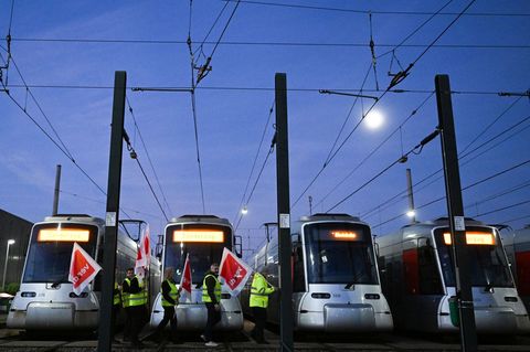 Warnstreik bei der Rheinbahn in Düsseldorf (Archivbild) Foto: Federico Gambarini/dpa
