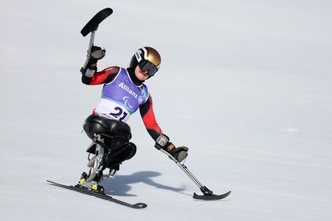 Am ersten Tag der Paralympischen Winterspiele fährt Anna-Lena Forster direkt auf Goldkurs