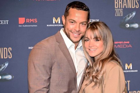 Andrej Mangold und seine Verlobte Annika Jung.