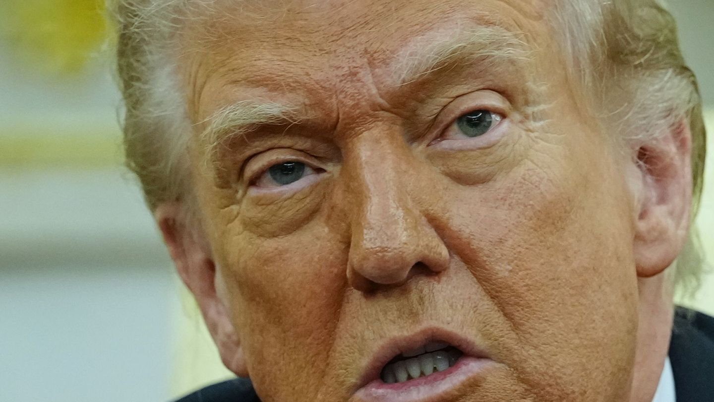 US-Präsident Donald Trump droht mit weiteren schweren Angriffen auf den Iran. (Archivbild) Foto: Kay Nietfeld/dpa