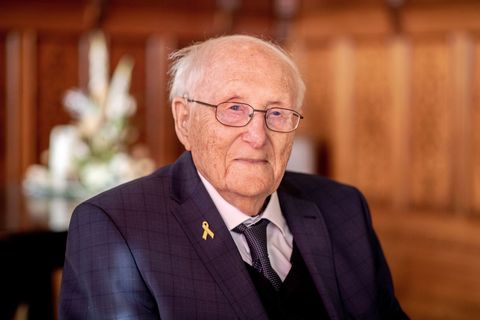 Zu seinem 101. Geburtstag hat der Holocaust-Überlebende Albrecht Weinberg Glückwünsche von Ministerpräsident Olaf Lies (SPD) bek