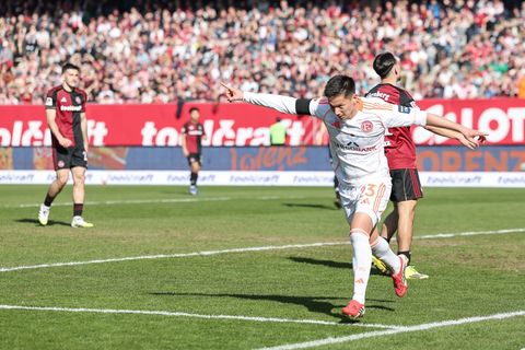 Düsseldorfs Shinta Appelkamp jubelt nach seinem Tor zum 1:0. Foto: Daniel Löb/dpa