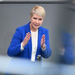 Für Benzinpreisbremse: Die Schweriner SPD-Ministerpräsidentin Manuela Schwesig