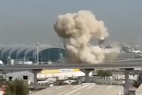 Explosion an Flughafen legt Flugverkehr in Dubai still – Video zeigt Einschlag