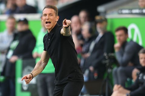 Die Tage von Daniel Bauer beim VfL Wolfsburg scheinen gezählt. Foto: Andreas Gora/dpa