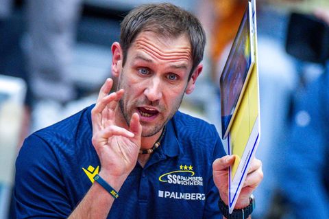 Trainer Felix Koslowski vom SSC Palmberg Schwerin. Foto: Jens Büttner/dpa