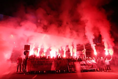 Die Beschäftigten von Volkswagen in Zwickau präsentieren sich kämpferisch: Sie wollen auch über das Jahr 2030 hinaus Autos bauen