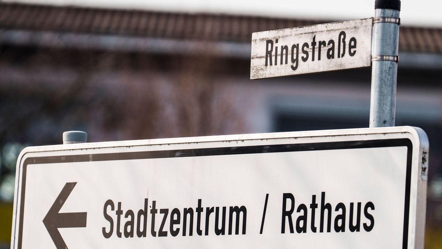 Wie geht es weiter im Rathaus? Am kommenden Sonntag wird gewählt. (Archivbild) Foto: Andreas Arnold/dpa