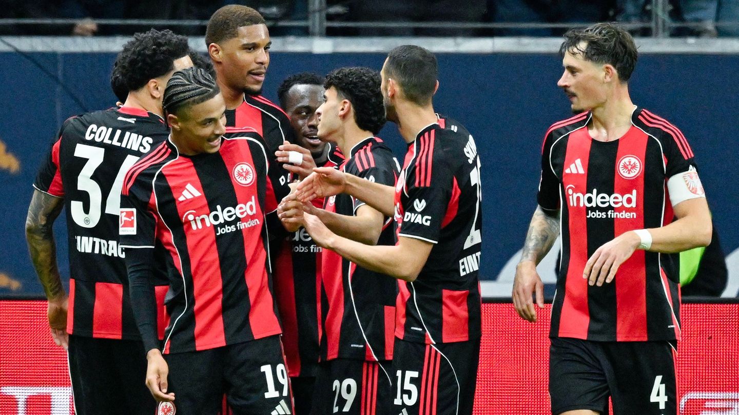 Eintracht Frankfurt: Jubel auch am Millerntor? (Archivbild) Foto: Uwe Anspach/dpa