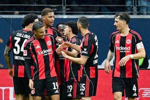 Eintracht Frankfurt: Jubel auch am Millerntor? (Archivbild) Foto: Uwe Anspach/dpa