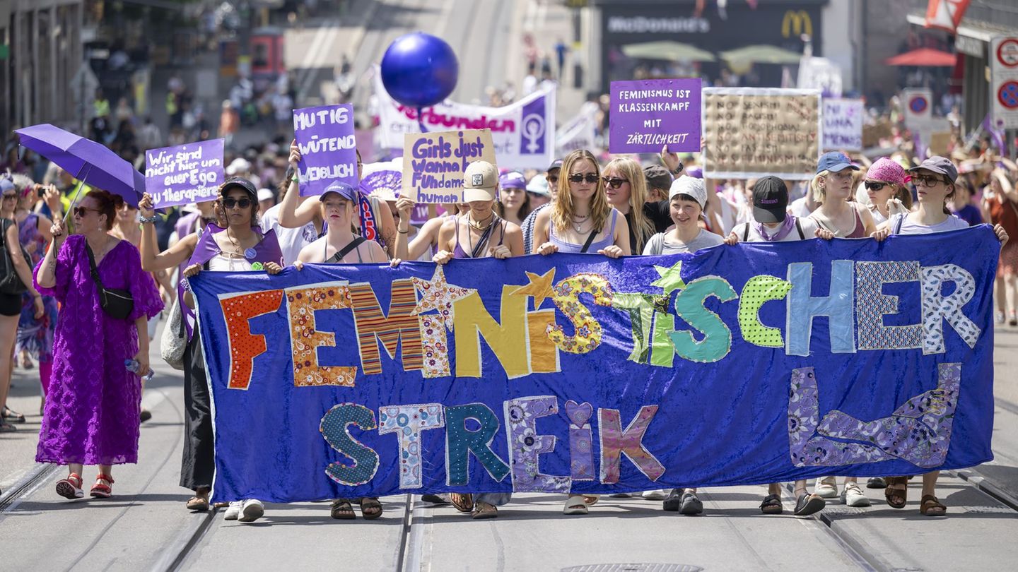 Internationaler Frauentag: Frauenstreiks in Rheinland-Pfalz: "Frauen eine Stimme geben"