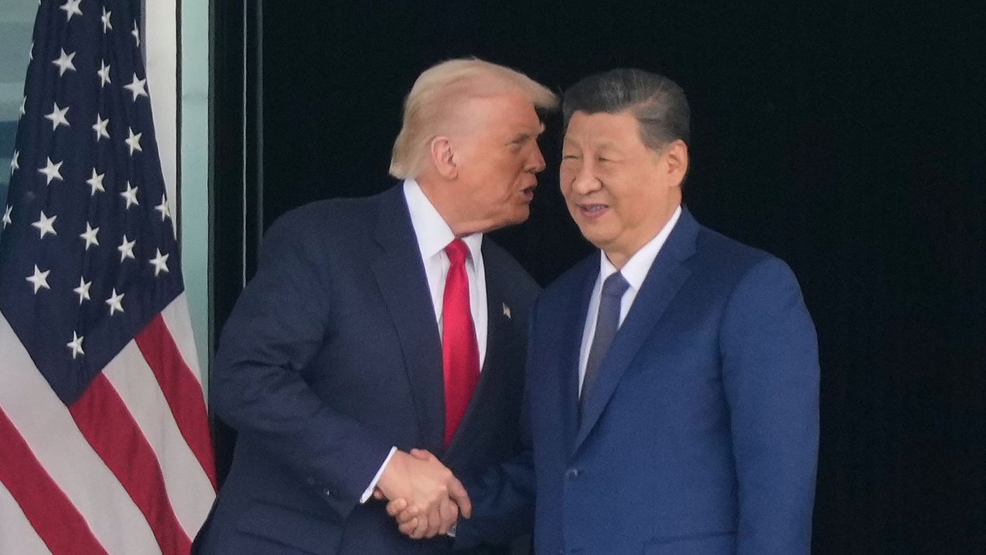 US-Präsident Trump und Chinas Staatschef Xi hatten sich vor Monaten in Südkorea getroffen. (Archivbild) Foto: Mark Schiefelbein/