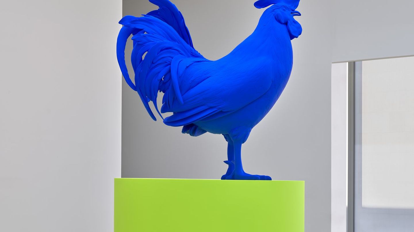 "Hahn und Podest" von Katharina Fritsch. Foto: Ivo Faber/Museum Folkwang/dpa