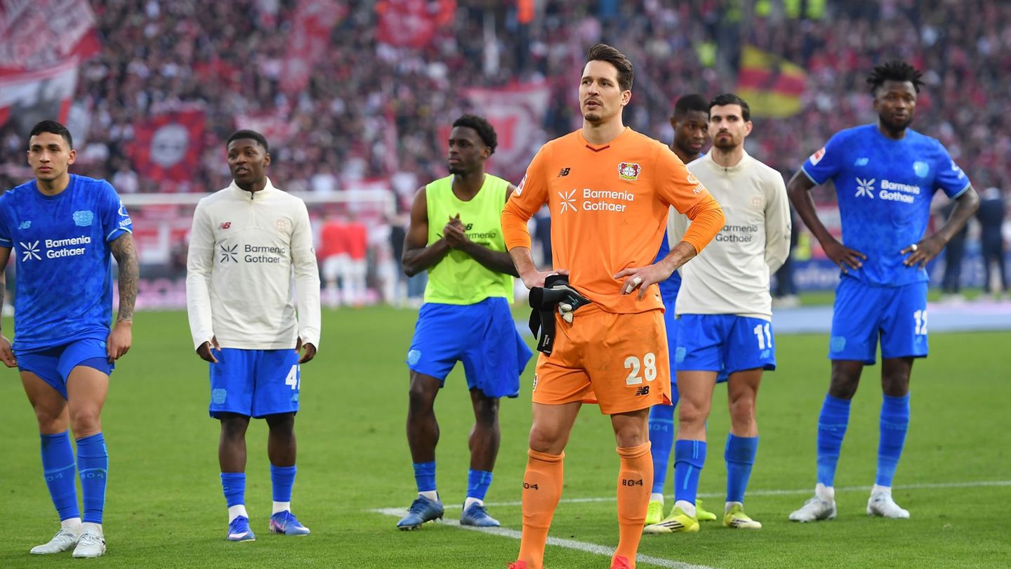 Fußball-Bundesliga: Spektakel in Freiburg: Bayer-Frust vor der Hammer-Woche