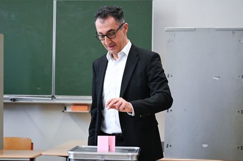 „Das Rennen ist offen“: Cem Özdemir gibt in seinem Wahlkreis Stimme ab