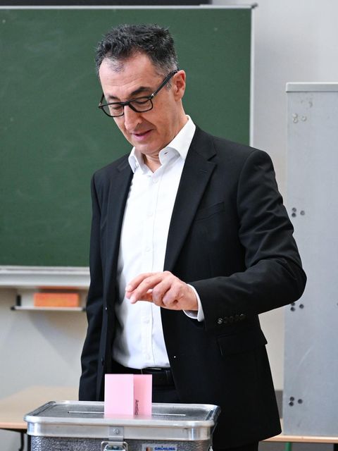 „Das Rennen ist offen“: Cem Özdemir gibt in seinem Wahlkreis Stimme ab