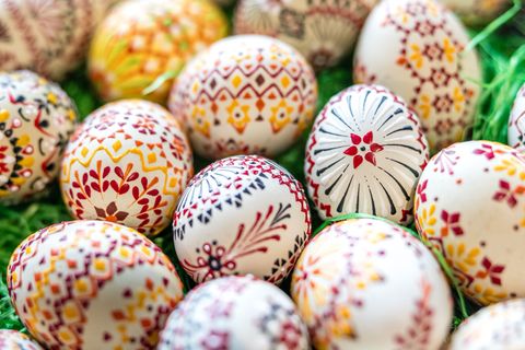 Kunstvoll verzierte Ostereier - das hat im Spreewald Tradition. Foto: Frank Hammerschmidt/dpa