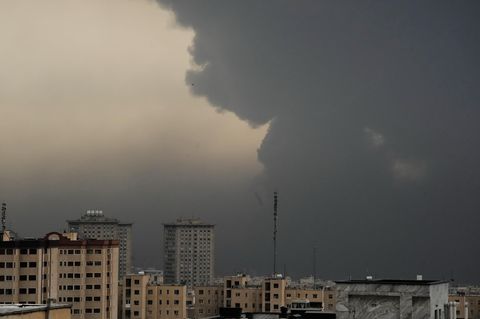 Rauchschwaden über der iranischen Hauptstadt Teheran