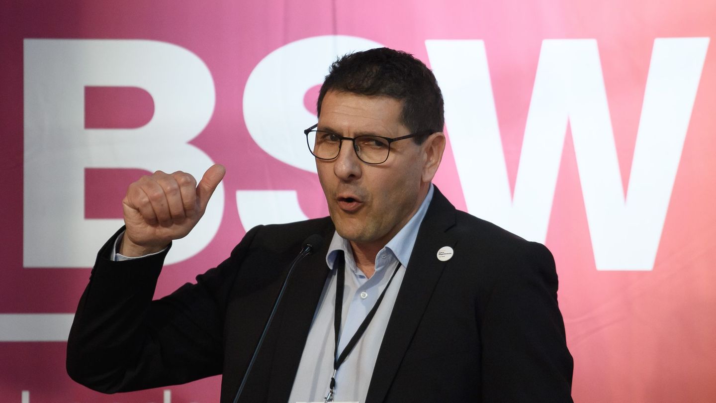 An Nummer eins der Kandidatenliste führt der Co-Vorsitzende des BSW in Sachsen-Anhalt, Thomas Schulze, seine Partei in den Landt