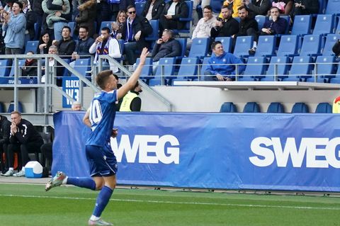 Marvin Wanitzek sicherte dem KSC mit zwei verwandelten Elfmetern einen Punkt. Foto: Marc Schüler/dpa