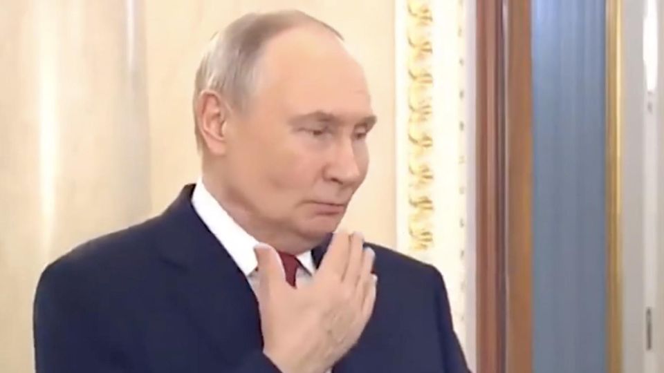 Panne oder Sabotage?: Kreml veröffentlicht Video mit hustendem Putin – und sorgt für Wirbel im Netz